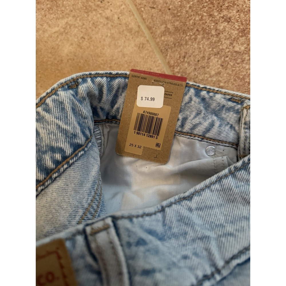 Women's Levi's Superlow Loose Straight Leg Jeans Light Blue Wash 25 X 32 NWT - Picture 10 of 10